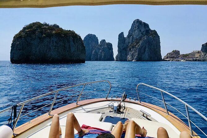 Selfie at Faraglioni, Water Taxi, Transfers in Capri! - Practical Details and Tips