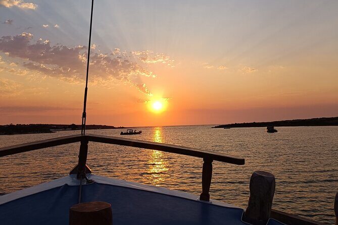 Semi-Private Half Day/Sunset cruise - An Authentic Sunset Sail Around Paros: The Semi-Private Half Day/Sunset Cruise