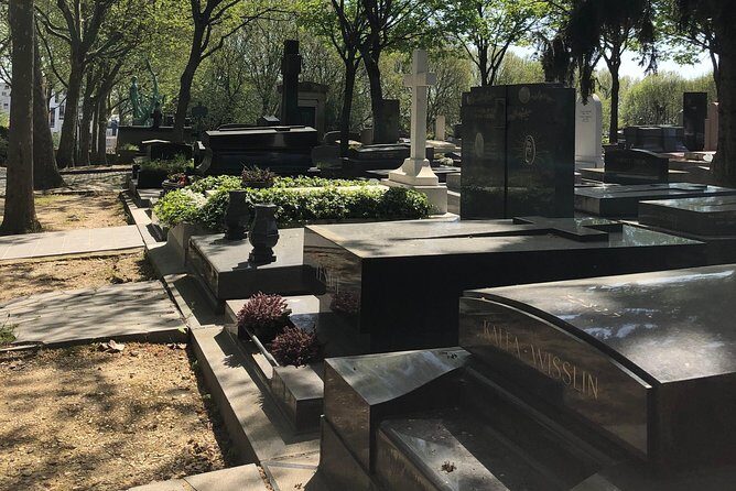 Semi-Private Père Lachaise Cemetery Tour - A Deep Dive into the Père Lachaise Experience