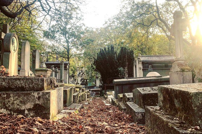 Semi-Private Père Lachaise Cemetery Tour - Authentic Experiences and Hidden Gems