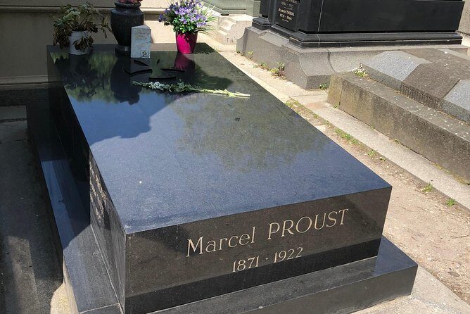 Semi-Private Père Lachaise Cemetery Tour - The Sum Up