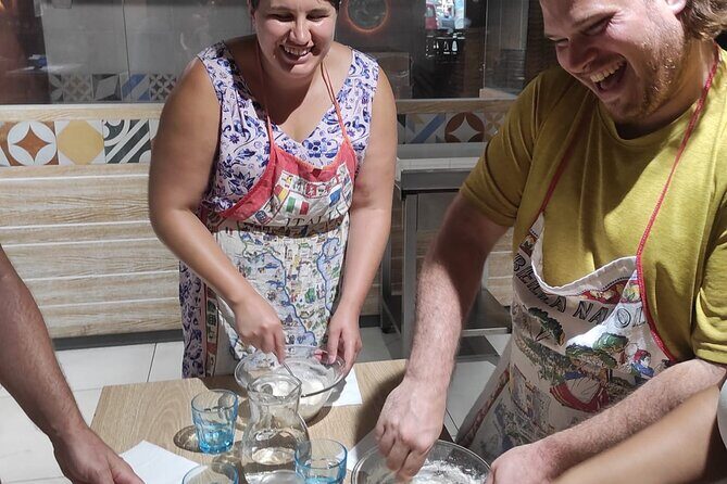 Semi-Private Pizza Making Experience in Naples with Drink - FAQs