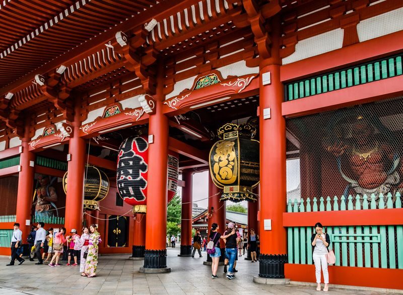 Sensoji Temple & Nakamise Shopping Street Half-day Walking & Street Food Tour - Who Should Book This Walk