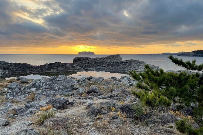 Seogwipo(The southern city of Jeju)City Walking Tours with Sunset - A Walk Through Seogwipo: A 3-Hour Sunset Exploration