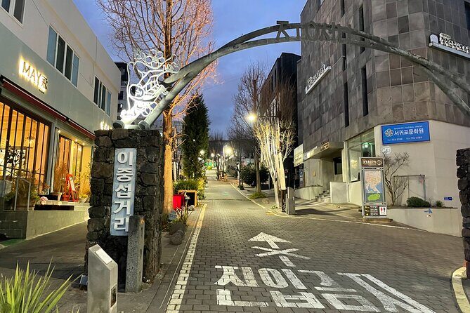 Seogwipo(The southern city of Jeju)City Walking Tours with Sunset - What the Reviews Say