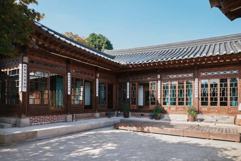 Seoul: Bukchon Hanok Village Walking Tour - Exploring Bukchon Hanok Village: A Deep Dive