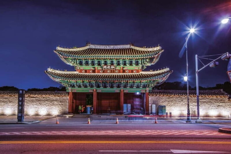 Seoul : Changgyeonggung & Gwangjang Market & Naksan Park - The Sum Up