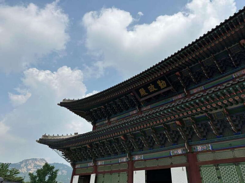 Seoul City Tour: Gyeongbok Palace, N Tower & Local Market - Key Points