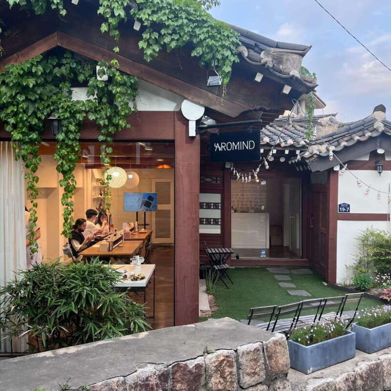 Seoul: Create Your Own Natural Perfume with a Perfumer - Who Should Consider This Experience?