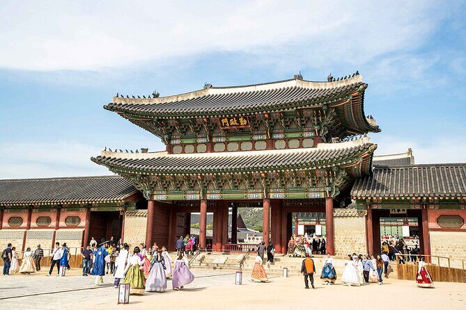 Seoul Day Tour: Gyeongbokgung Palace, Bukchon, Gwangjang Market - A Deep Dive into the Seoul Day Tour Experience