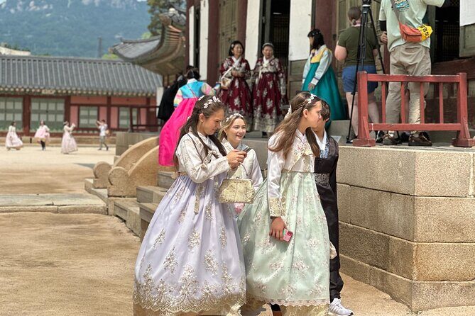Seoul Day Tour: Gyeongbokgung Palace, N Seoul Tower, Insadong - FAQs