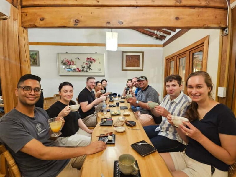 Seoul: Guided Food & Market Tour with 8+ Tastings - Guides and Personal Touch