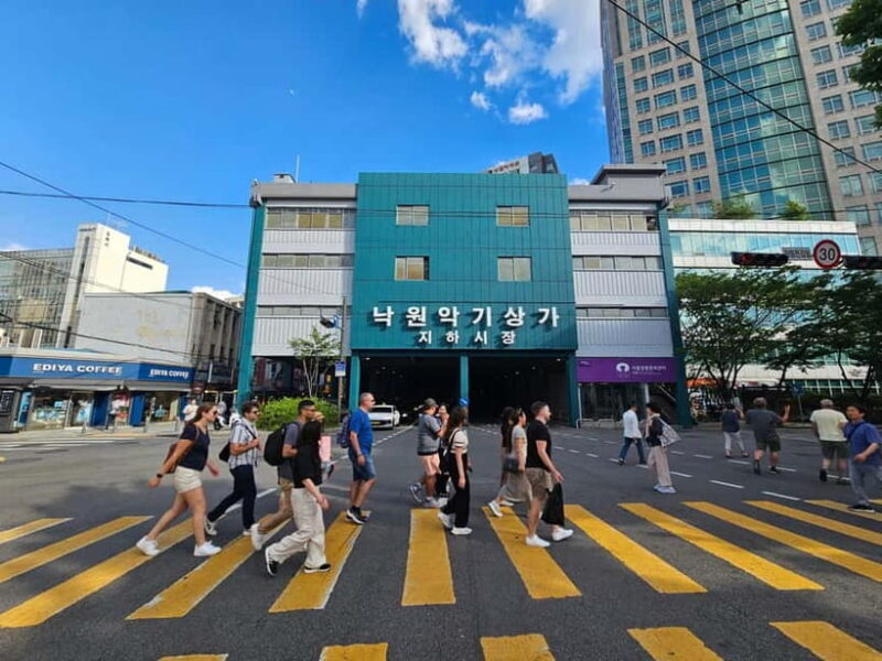 Seoul: Guided Food & Market Tour with 8+ Tastings - Authentic Experiences That Stand Out