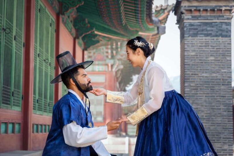 Seoul: Hanbok Photo Tour at Gyeongbokgung Palace - Key Points