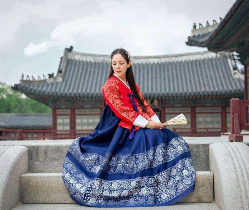 Seoul: Hanbok Rental with Gyeongbokgung Palace Entry - Key Points