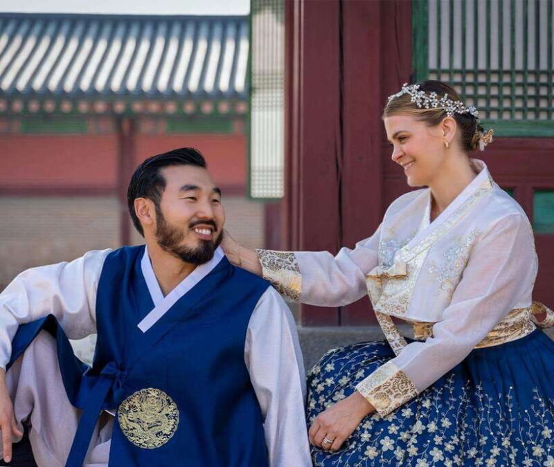 Seoul: Hanbok Rental with Gyeongbokgung Palace Entry - The Sum Up