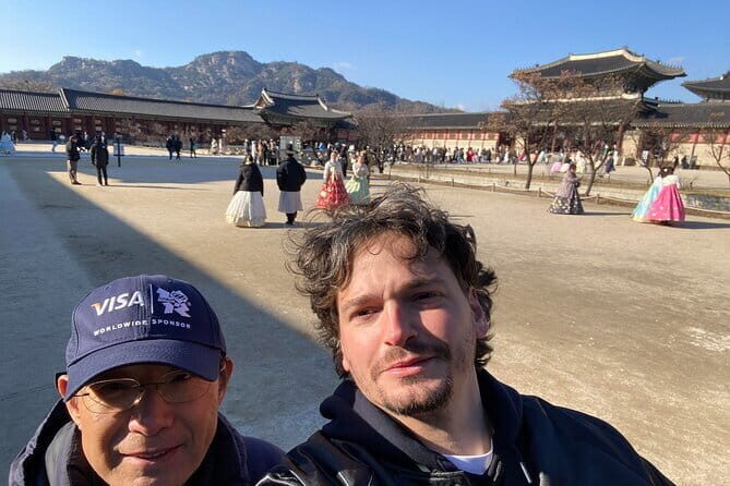 Seoul Highlights Private Walking Tour with a Guide - Key Points