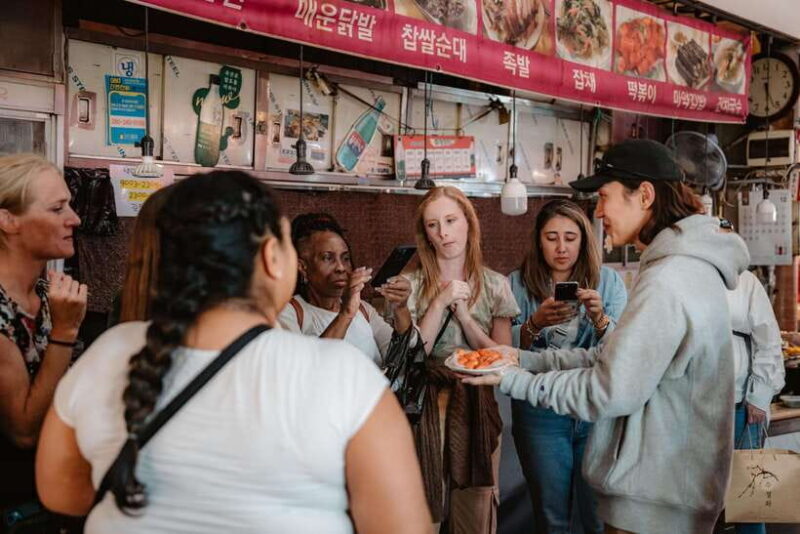 Seoul: Night Market Food Tour with Local Guide - The Guides: Knowledgeable and Fun