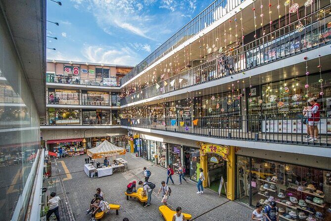 Seoul Night Tour with Han River Cruise and Gyeongbokgung Palace - FAQ