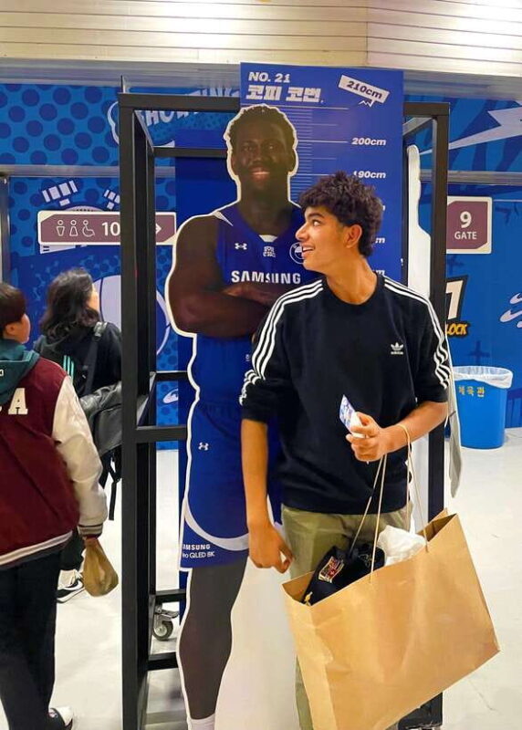 Seoul: Watching Sports Match & Local Food Experience - The Experience in Detail