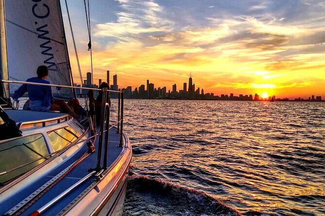 Serene Private Sunset Sail on Lake Michigan - Navy Pier, Chicago - Serene Private Sunset Sail on Lake Michigan — Navy Pier, Chicago