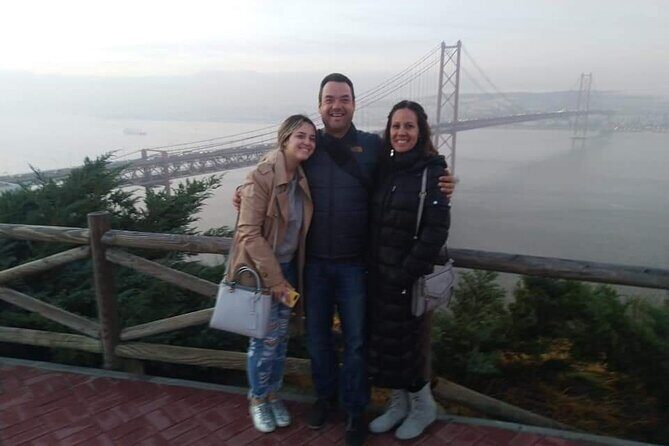 Serra Arrábida-Azulejos Natural Park private tour and wine tour departure Lisbon - Key Points