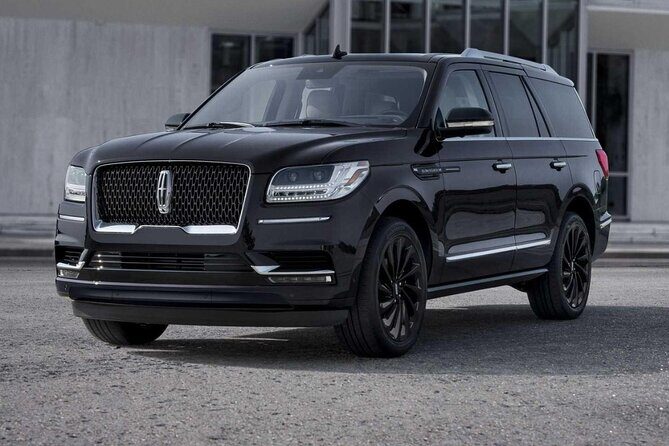 Service DE Limousine DE Luxe with Private Driver - The Service DE Limousine DE Luxe with Private Driver: A Luxurious Ride in Quebec