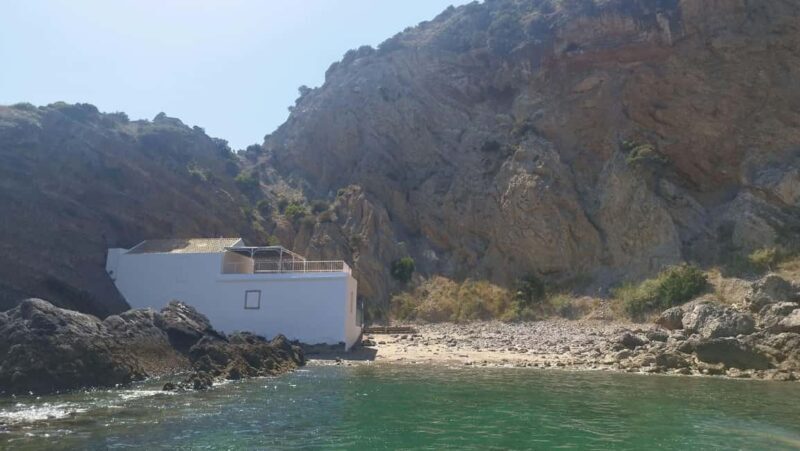 Sesimbra: Boat Trip with Snorkeling at Secret Beaches and Bays - Who Is This Tour Best For?