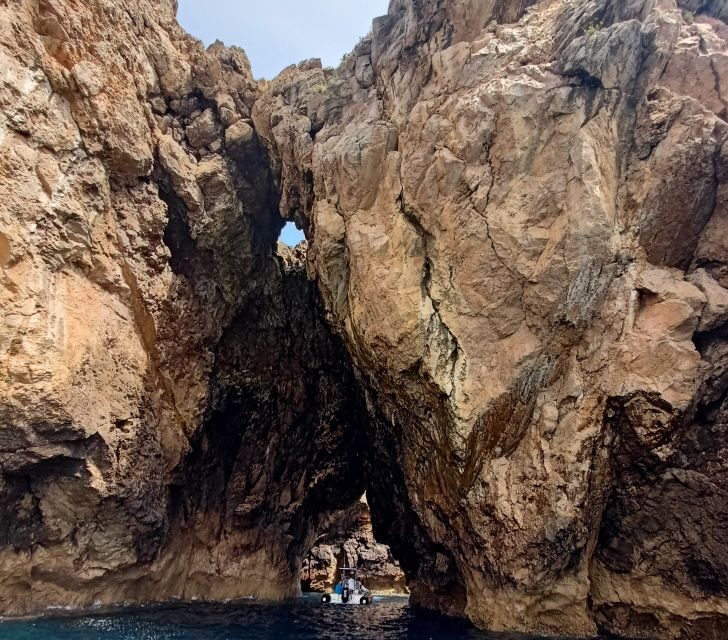 Sesimbra: Sesimbra and Espichel Grotto Tour - Authenticity and What Travelers Say