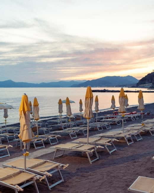 Sestri Levante: Beach day with sunbeds and umbrella - sector 3 - The Sum Up