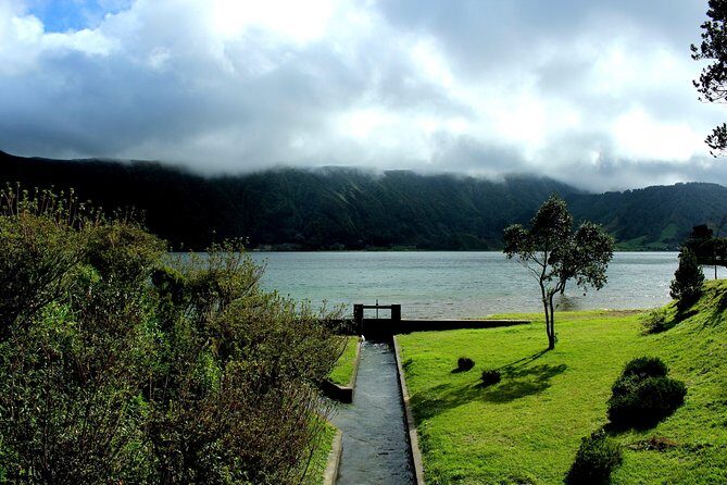 Sete Cidades by Van (half day) - The Sum Up
