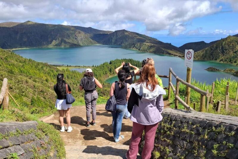 Sete Cidades & Fire Lake: Full-Day Tour with Pineapple plant - Discovering São Miguel’s Natural Masterpieces