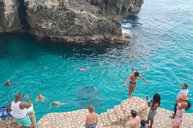 Seven Miles Beach in Negril and Ricks Cafe from Montego Bay - Discover Jamaica’s Highlights: Seven Miles Beach and Ricks Cafe from Montego Bay