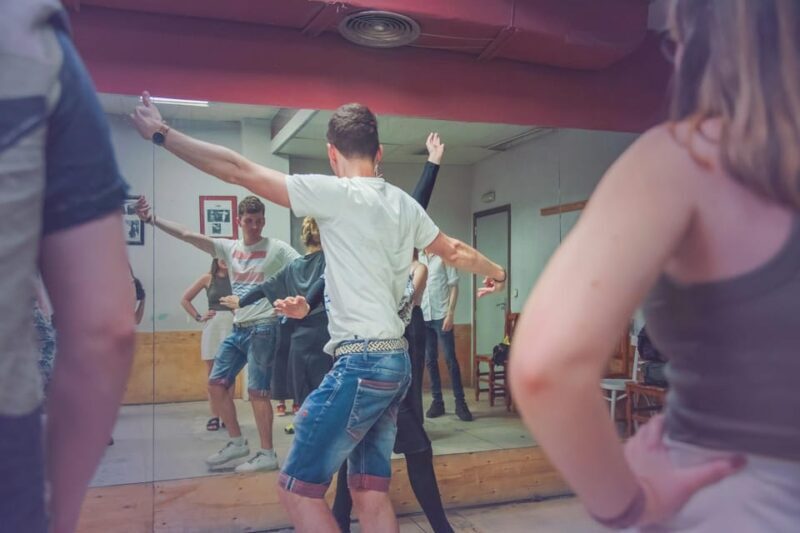 Sevilla: Flamenco Class Experience - Key Points