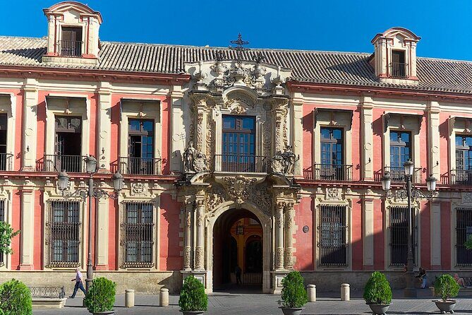 Sevilla: Guided tour to the Alcazar + Cathedral and Giralda - FAQs