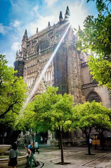 Sevilla Milenaria: legado de judíos, cristianos y musulmanes - Exploring Seville’s Layers of History