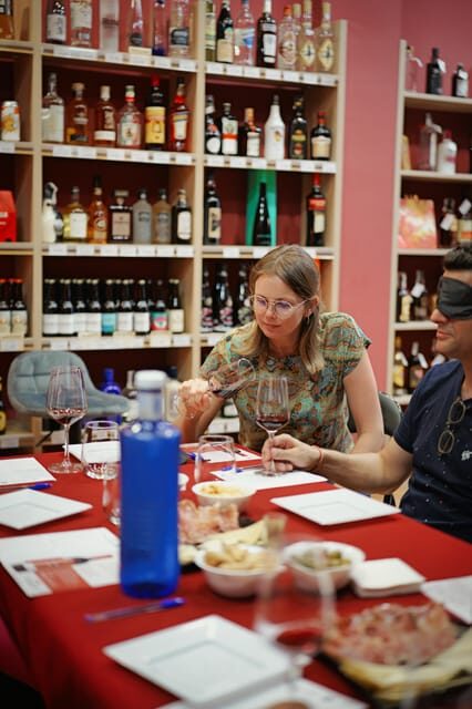 Sevilla: Wine Chat in Vinalium - A Deep Dive into Sevilla’s Wine Chat Experience