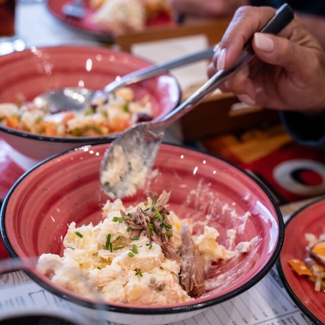 Seville Adventure: Historic Walking Tour & Traditional Tapas - Discover the True Spirit of Seville with a Historic Walking Tour & Tapas