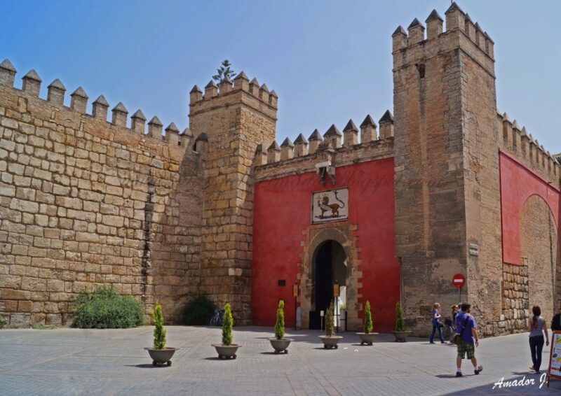 Seville: Alcazar, Cathedral, and Giralda Skip-the-Line Tour - Who Will Love This Tour?