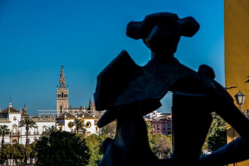Seville: Alcazar, Cathedral, and Giralda Skip-the-Line Tour - Detailed Breakdown of the Tour