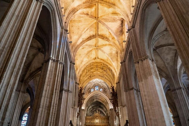 Seville: Cathedral and Giralda Guided Tour with Tapas - An In-Depth Look at the Seville Cathedral and Giralda Experience