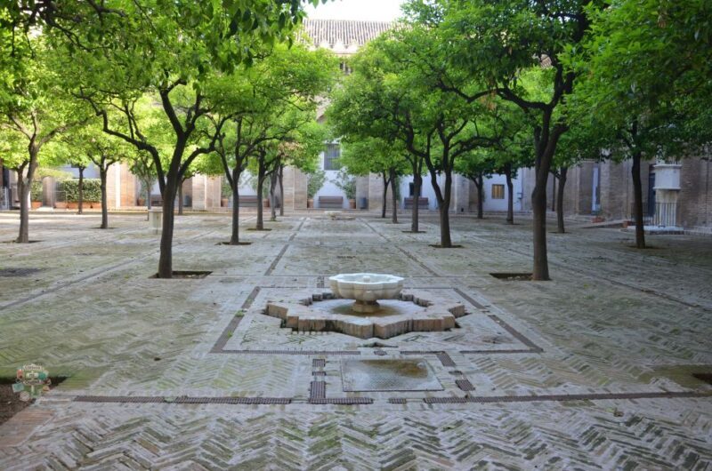 Seville: Cathedral, Giralda, and Royal Alcázar Guided Tour - Analyzing the Value