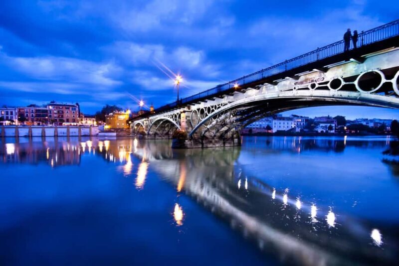 Seville Essential Night Tour - Key Points
