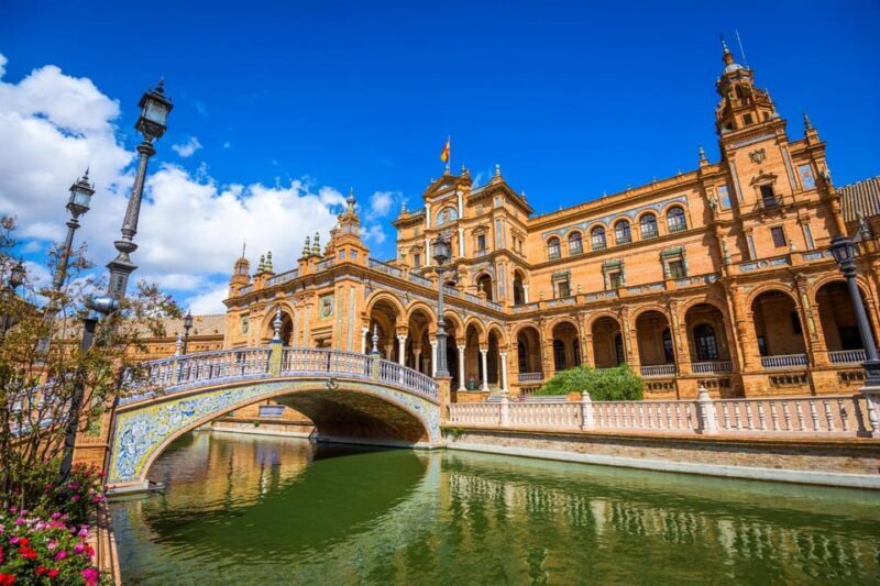 Seville: Express Walk with a Local in 60 minutes - Discover Seville in Just 60 Minutes with a Local Guide