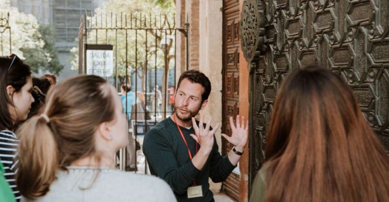 Seville: Guided Walking Tour with Optional Breakfast - Key Points