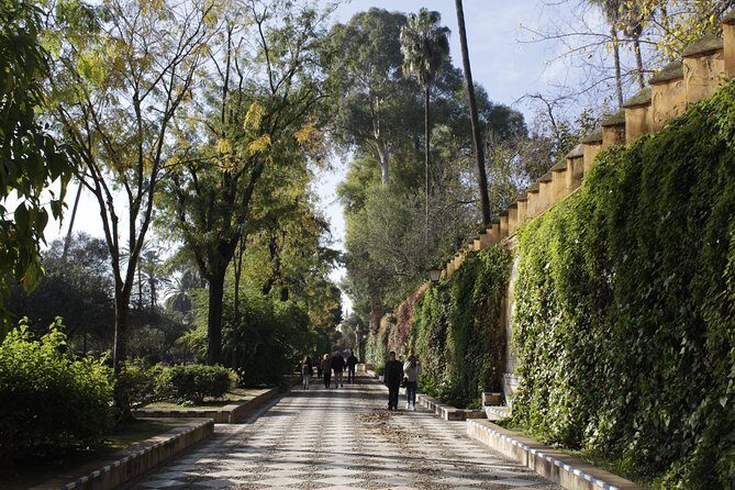 Seville Highlights: Private Family Guided Tour - Who Should Book This Tour?