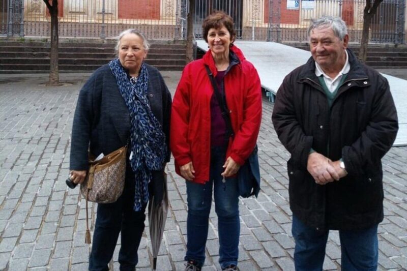 Seville : Jewish Quarter & Santa Cruz Walking Tour - Key Points