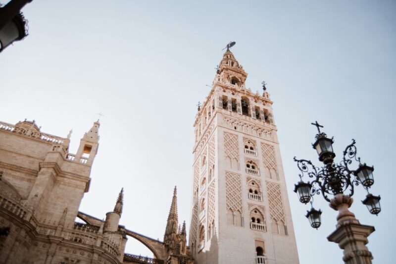 Seville Jewish Quarter walking tour: Santa Cruz District - Key Points