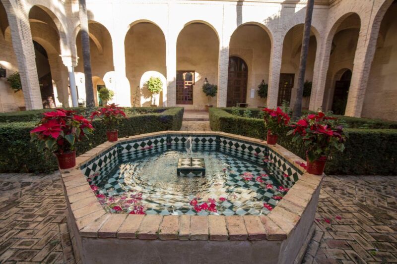 Seville: Palacio de Las Dueñas Entry Ticket and Guided Tour - Discover the Magnificence of Palacio de Las Dueñas in Seville