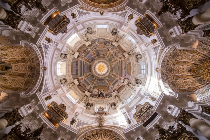 Seville: Palacio de Las Dueñas, La Macarena & Las Setas Tour - FAQ